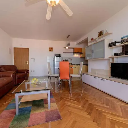 Apartmán In - Insel Krk 13603 *